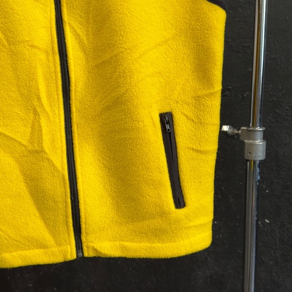 Vintage Tundra Fleece Vest - Picture 6 of 12